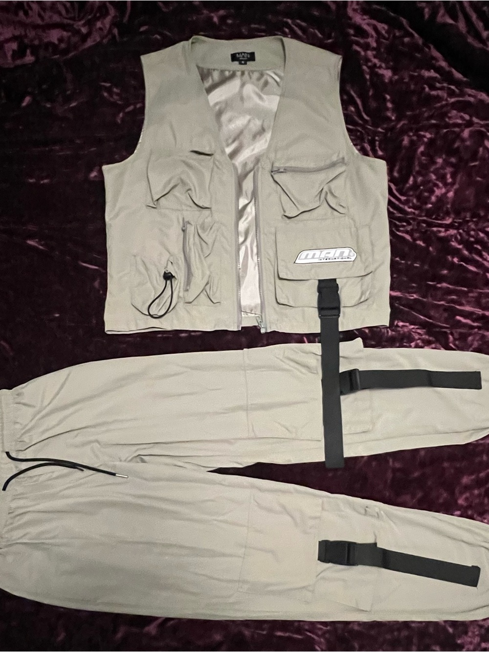 Man International Utility Vest & Pants Set — Green Men Small